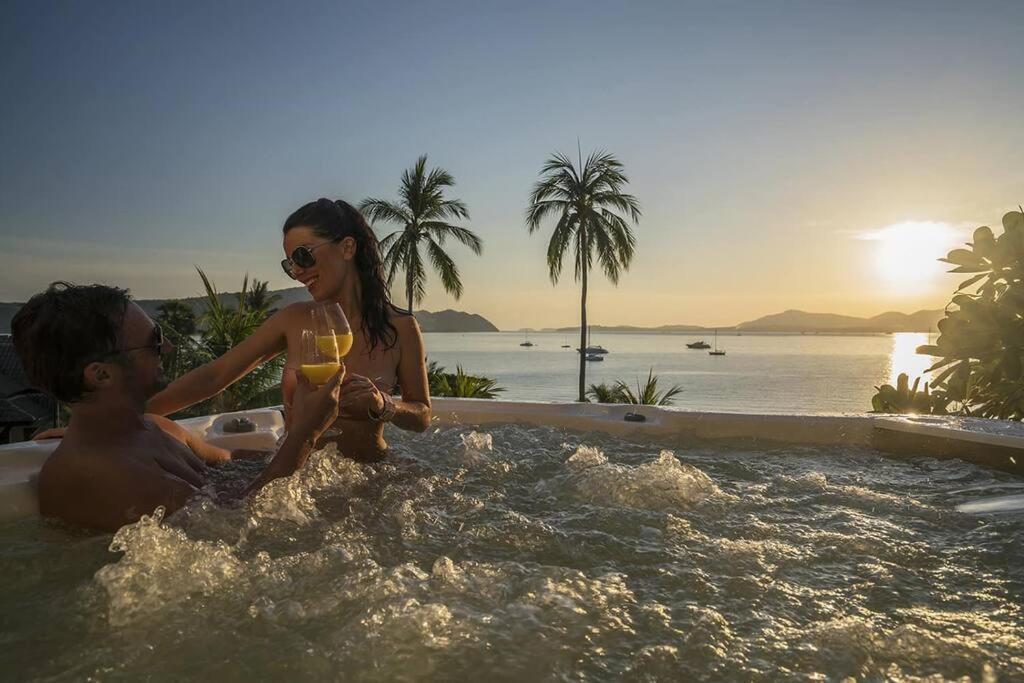 Villa Nirvana - Beachfront Tropical Chic 4Br Haven In Cape Panwa, Phuket 반 아오 마크함 외부 사진