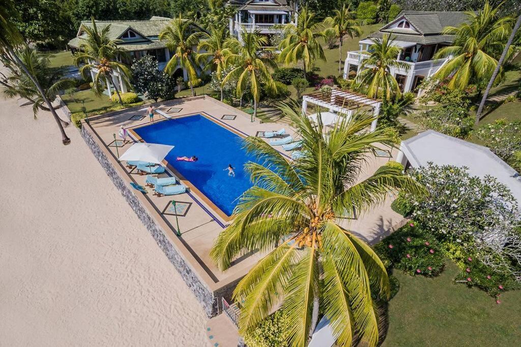 Villa Nirvana - Beachfront Tropical Chic 4Br Haven In Cape Panwa, Phuket 반 아오 마크함 외부 사진