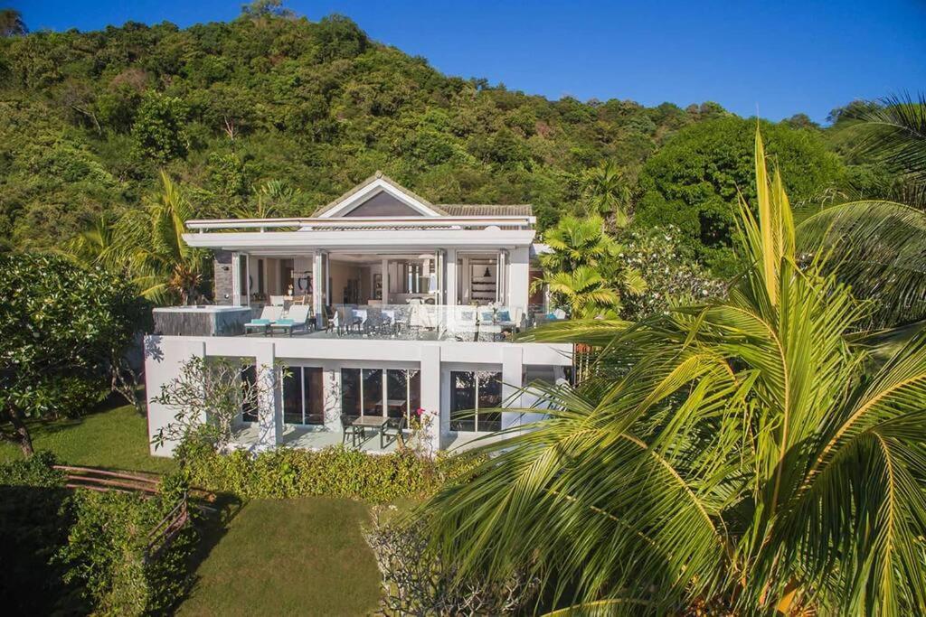 Villa Nirvana - Beachfront Tropical Chic 4Br Haven In Cape Panwa, Phuket 반 아오 마크함 외부 사진