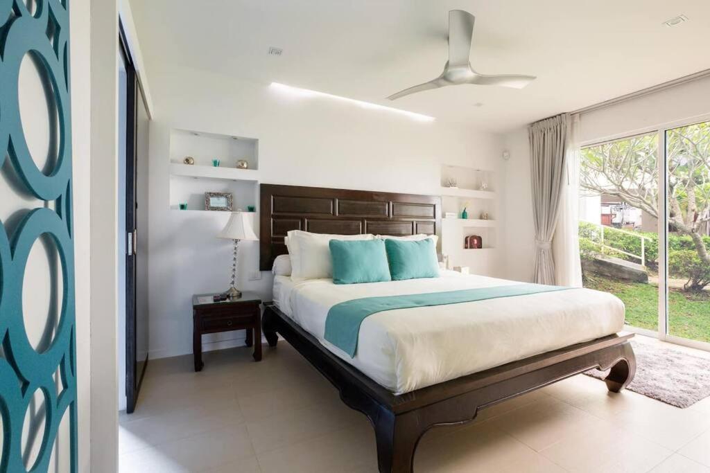 Villa Nirvana - Beachfront Tropical Chic 4Br Haven In Cape Panwa, Phuket 반 아오 마크함 외부 사진